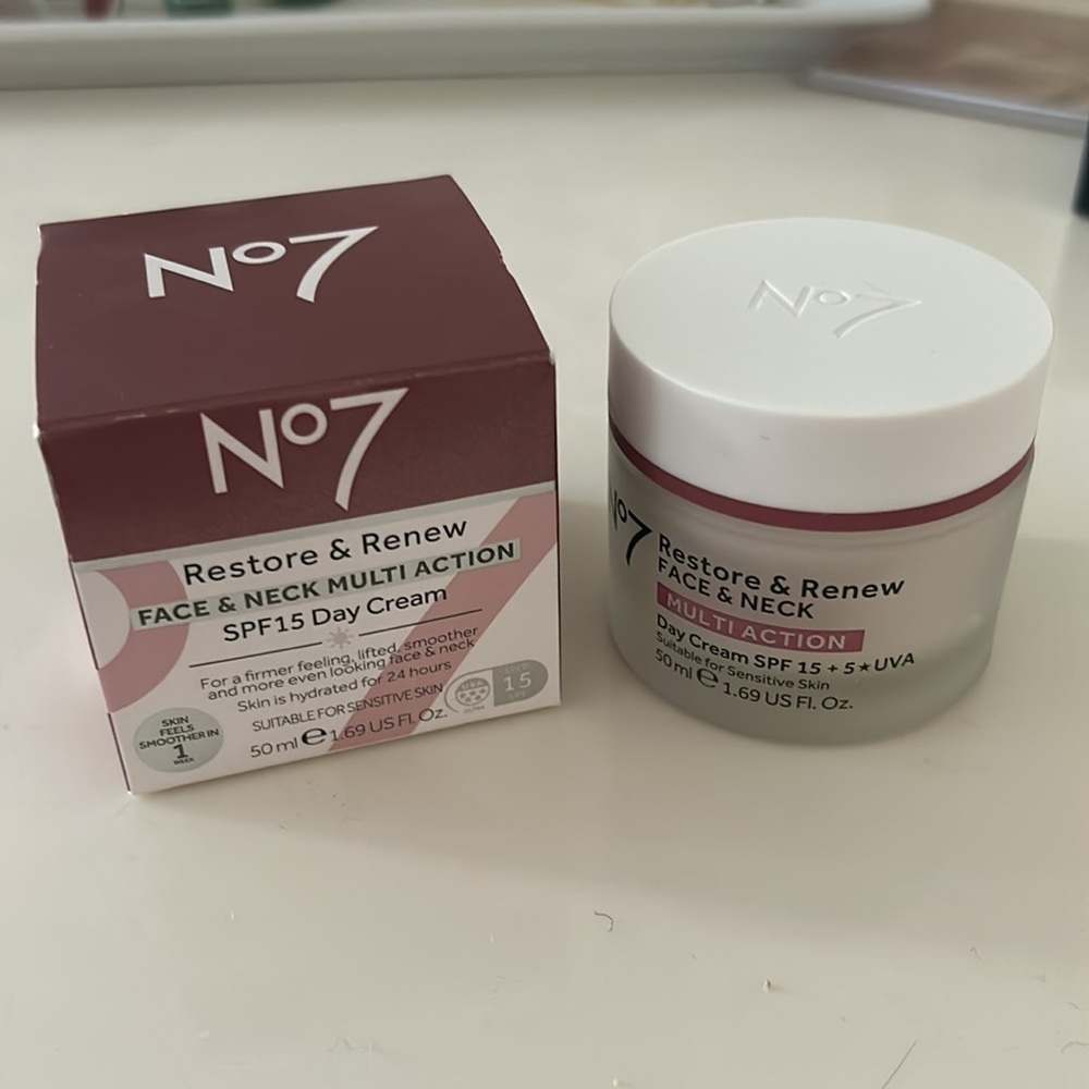 No7 Restore and Renew Day Cream SPF15